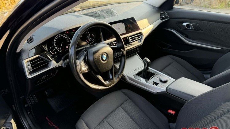 BMW S&eacute;rie 3 - 318 SPORT