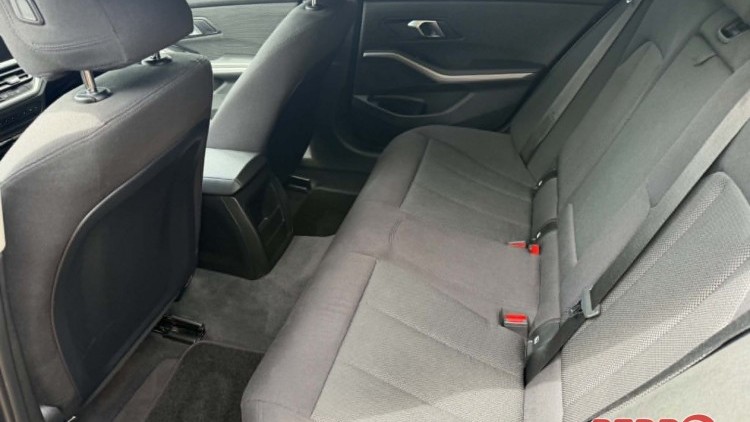BMW S&eacute;rie 3 - 318 SPORT